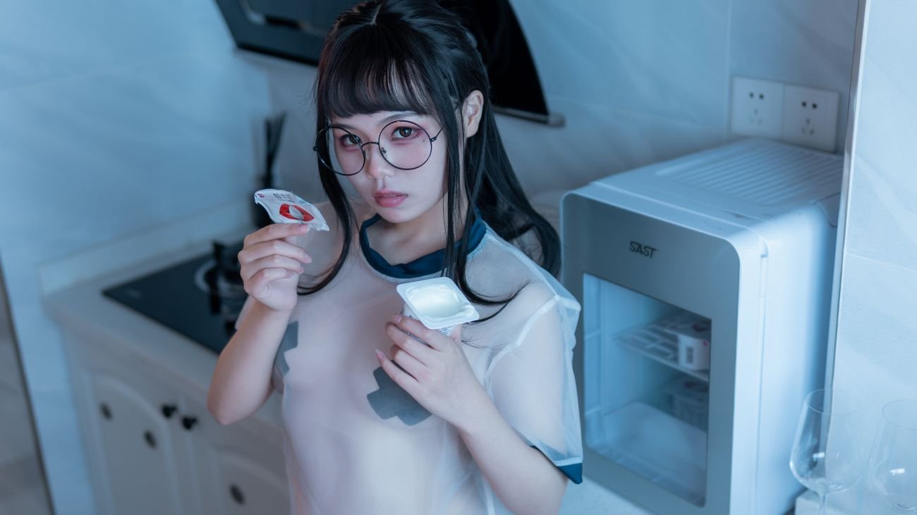 [性感寫真]七月喵子《酸奶眼鏡娘》 (28/35)