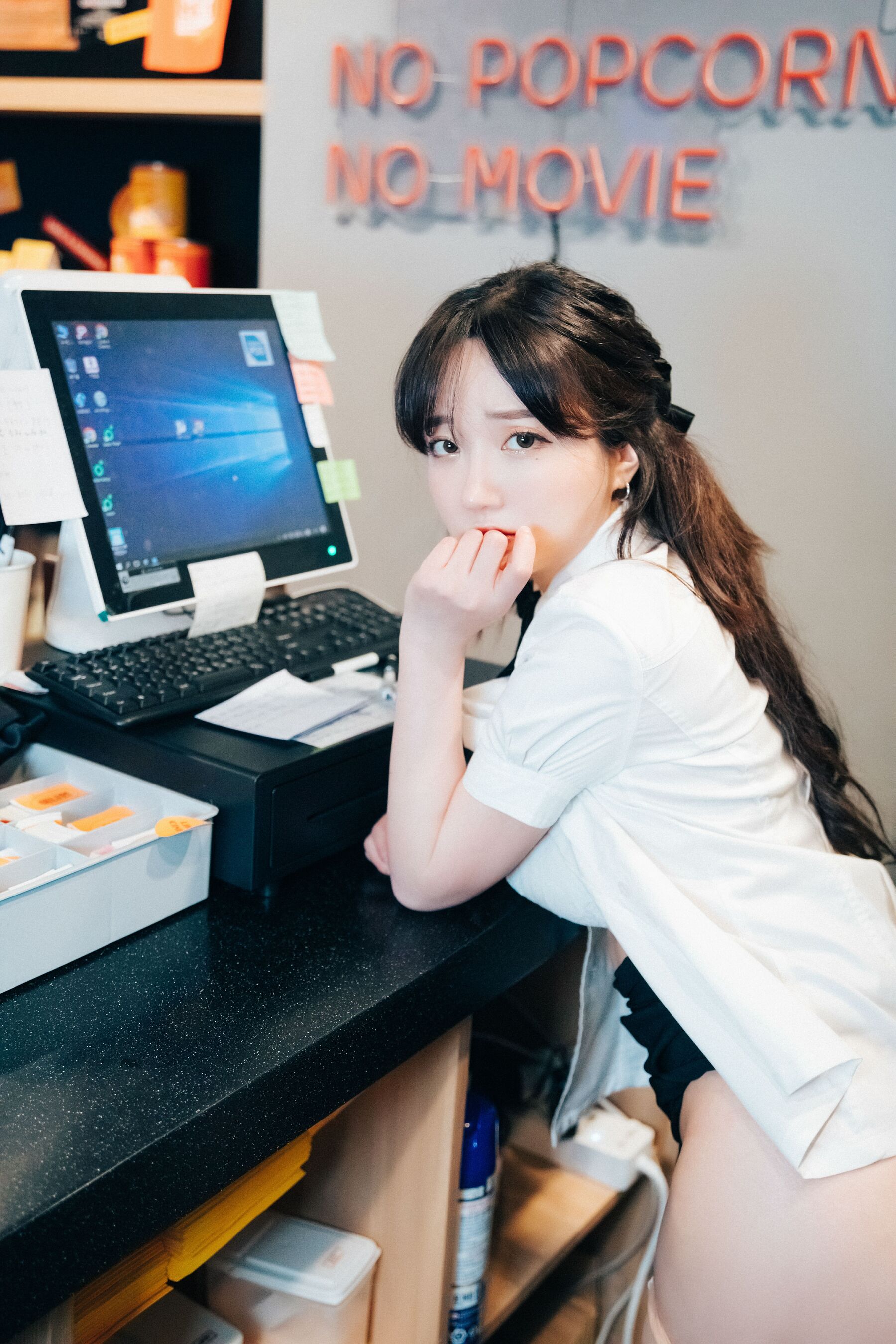 [Loozy]Yeeun（???）《Ticket Girl》 (32/120)