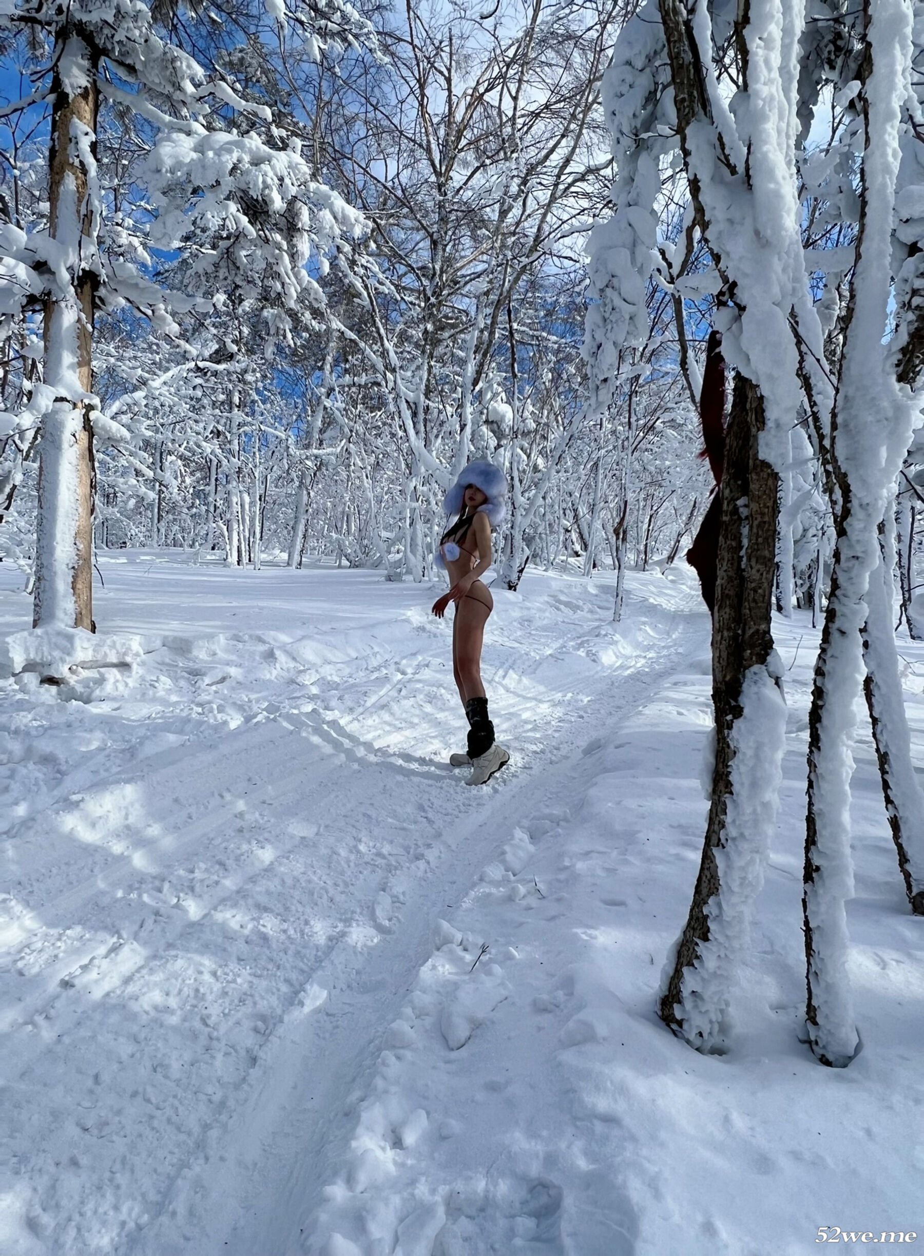 [性感寫真]就是阿朱啊《雪地美人》 (1/27)