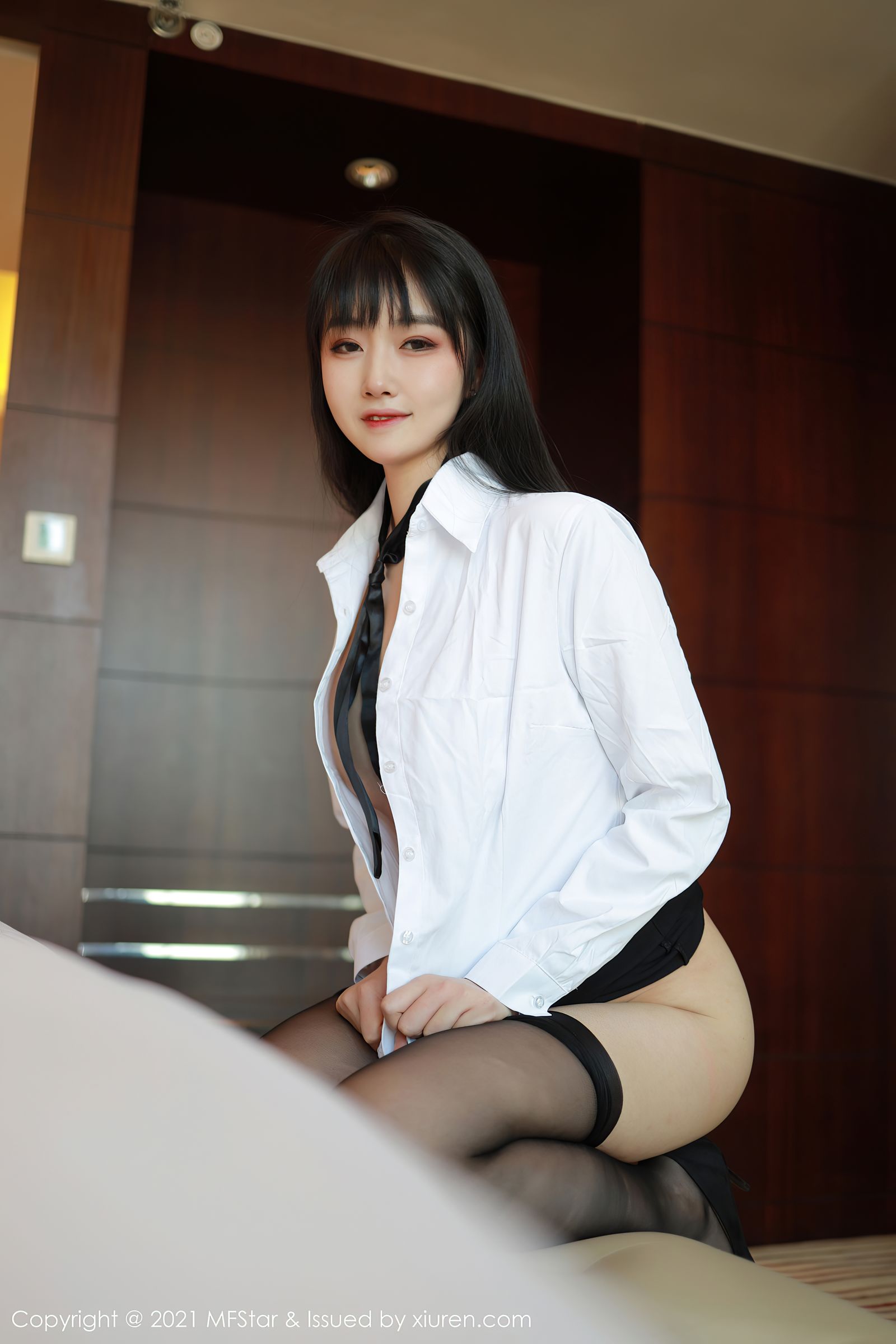 [秀人網旗下]模范學院 (32/52)